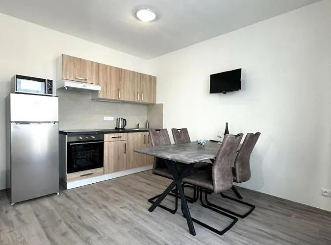 Sky 502 Apartment *